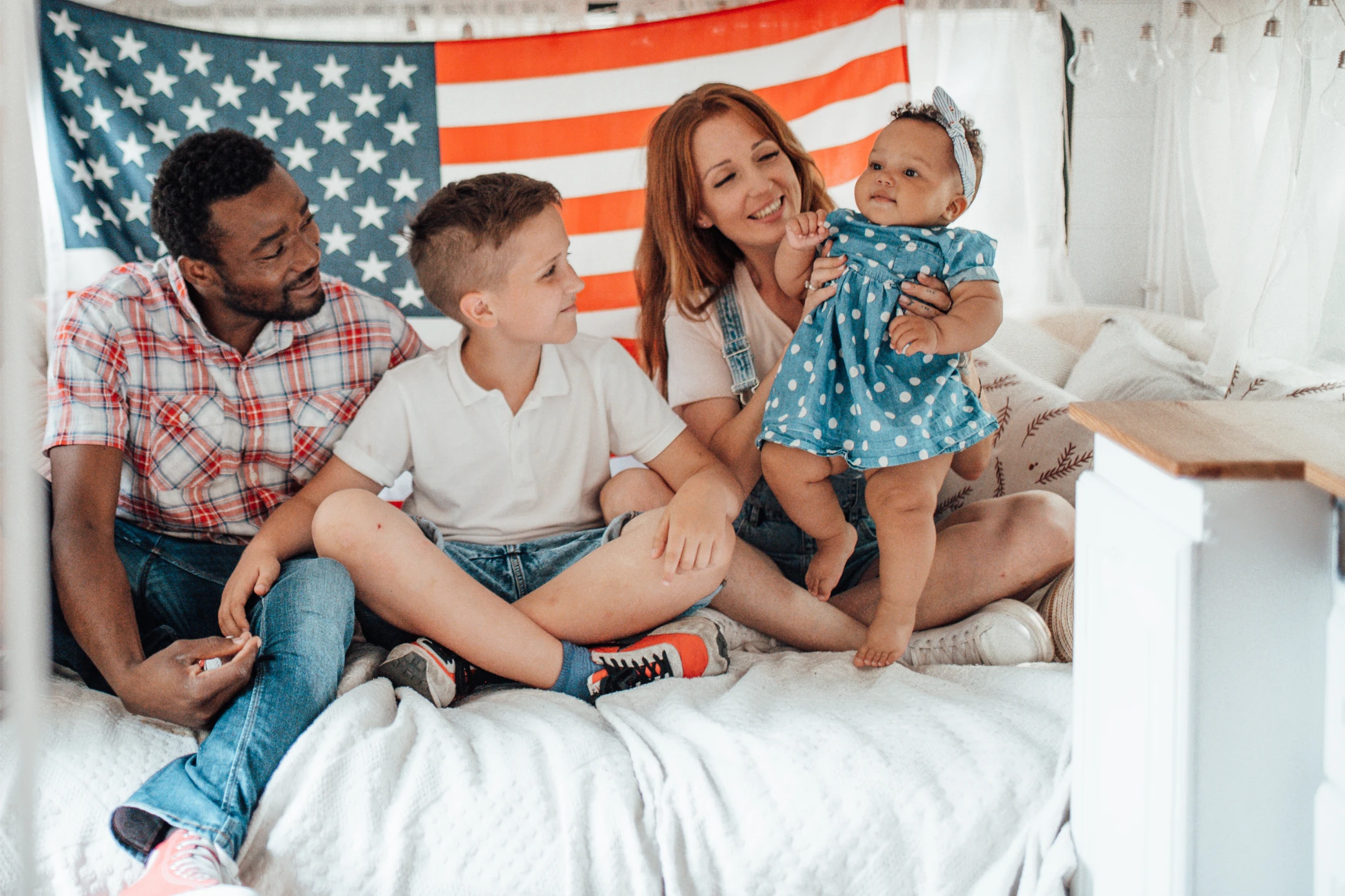 Familia protegida por un seguro de vida en Estados Unidos